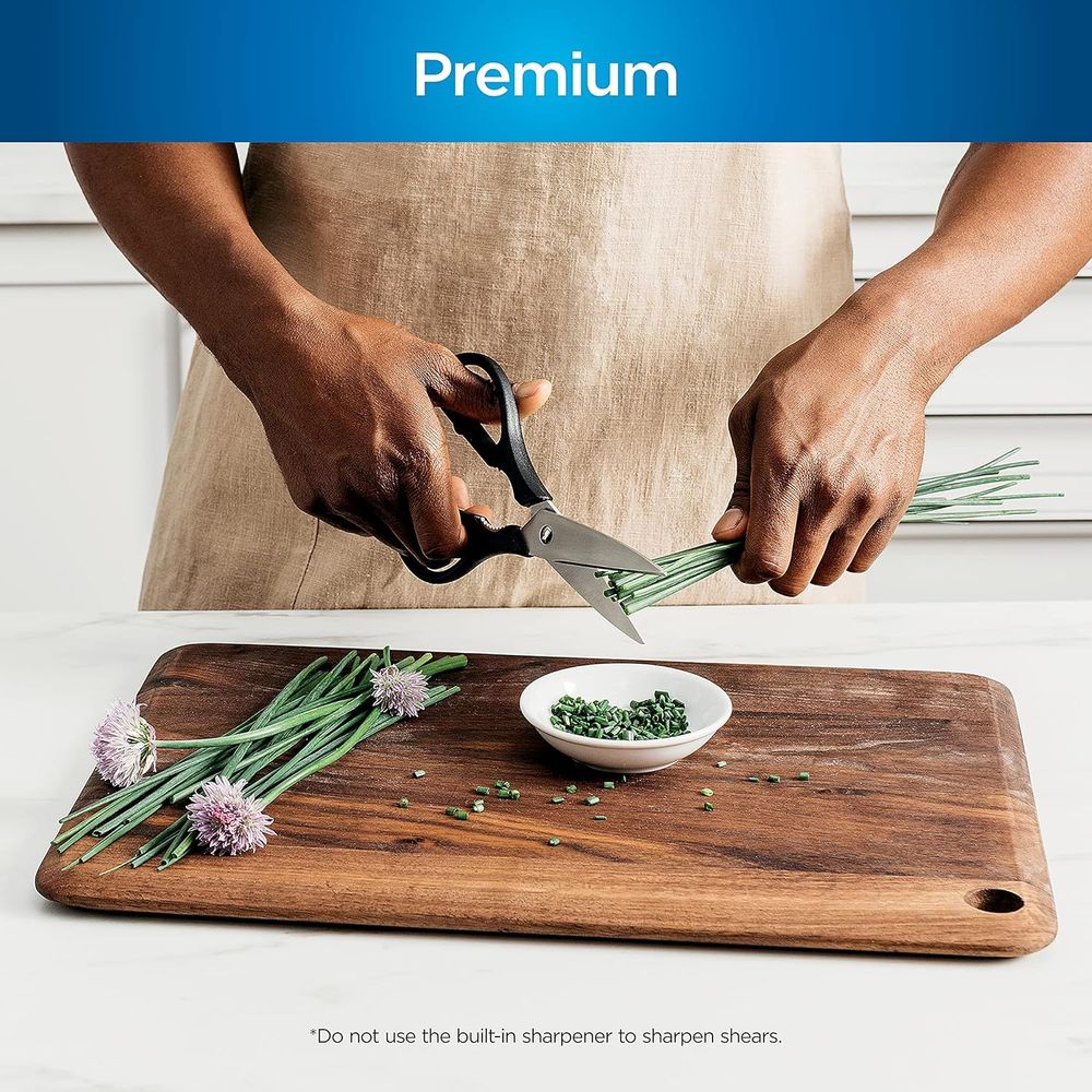 Ninja Knife Set, Knife Sharpener, Knife Block Set, Stainless Steel Knives, 14 Piece Set, Steak Knives, Chef Knives and More, Foodi NeverDull